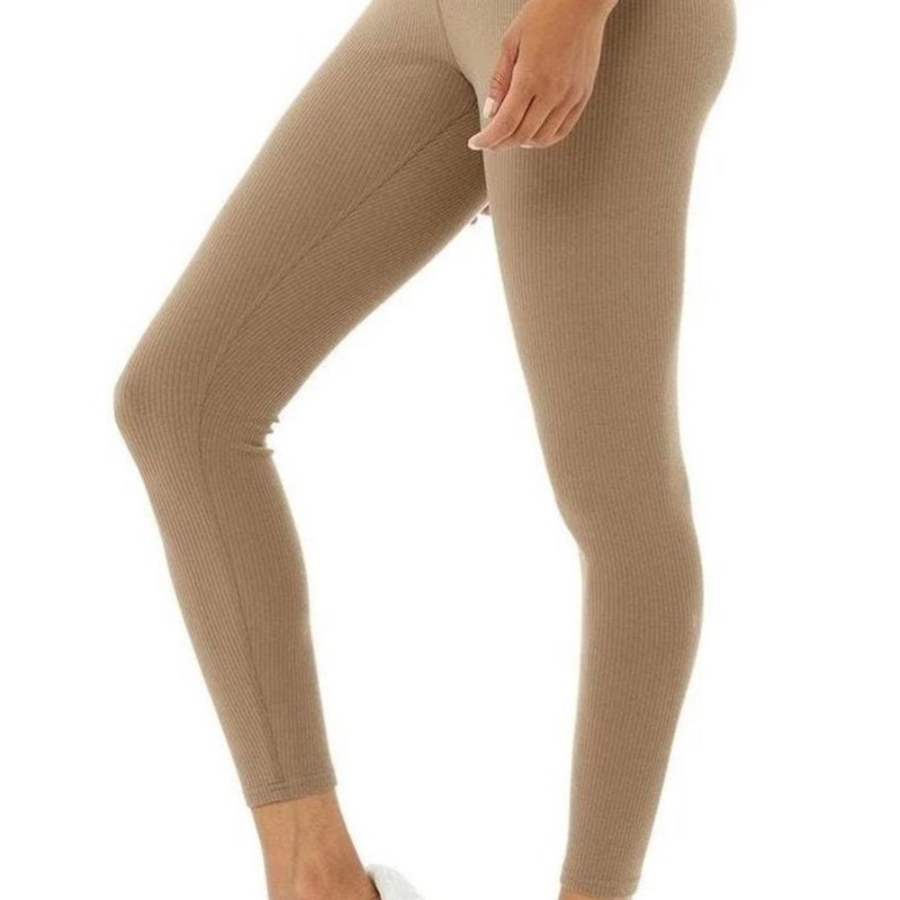ALO Yoga Beige Ribbed Leggings